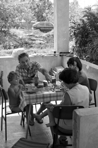 Meeting Zdenka Tichotová (right) with her father Vladimír Tosek in Budapest, 1983