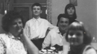 With parents and siblings, 1966