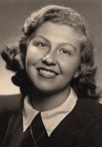 Drahomíra Ševčíková at the Business Academy, second half of the 1940s, Olomouc