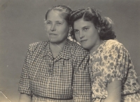 Maria Sokolová with her mother