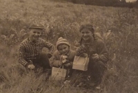 Marie Čiháková with her siblings