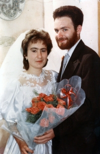 Zvi-Hirsh Blinder and his wife on the day of their marriage, 1993