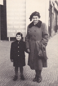 Antonín Stáně with his mother (1950/51)