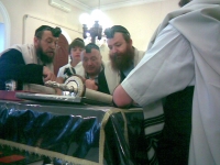 Zvi-Hirsh Blinder reading the Torah. Odesa, the Chabad Synagogue, 2008
