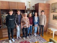 Miloslava Kořínková with pupils from the Stories of Our Neighbours project