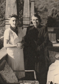 Grandmother of the witness Jana Ostrčilová and mother Jana Polášková, nee. Ostrčilová, Hrubá Skála, 1941