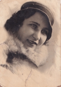 Iryna's maternal grandmother, Zoya Kravtsova. Rzhev (Russia), 1938