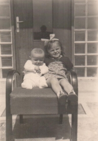 Milena Markusová with her brother in Sezimovo Usti, 1952