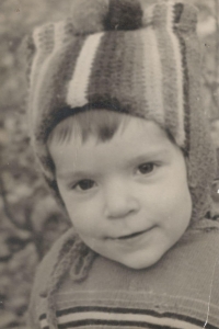 Olga Heiko as a child, 1955