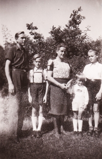 Family Friedrich, Germany, 1952