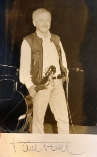 Signed photo of Karel Kryl from concert in Wroclaw, November 1989