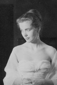 Anna Wernardová, 1957