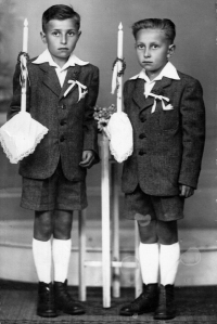 Vilibald Plaček with his brother Karel on the day of the First Holy Communion, Hať 1947