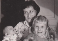 The witness with her granddaughters, 1978