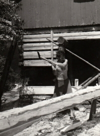 Family cottage in the Krkonoše Mountains - father of the witness reconstructing, 1971