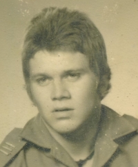 Dušan Kunčík's paratrooper ID card photo, 1978