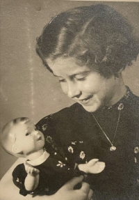 Zdenka as a five-year-old in 1950