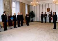 Eva's father Emil Strankmüller receives his officer's rank back