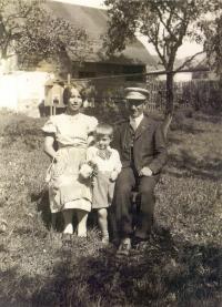 Reinhard Horn with his parents