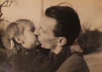 Father Charles congratulates his daughter - 1947