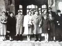 Wedding photograph of Miloň and Daniela Pohořelí (around friends and family), Prague - Týn Cathedral, 1958