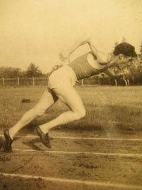 400m start, Miloň Pohořelý, Prague, 1947